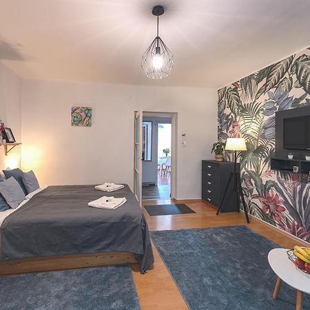 Peaceful Apartment Near Buda Castle And Chain Bridge Budapest Eksteriør bilde